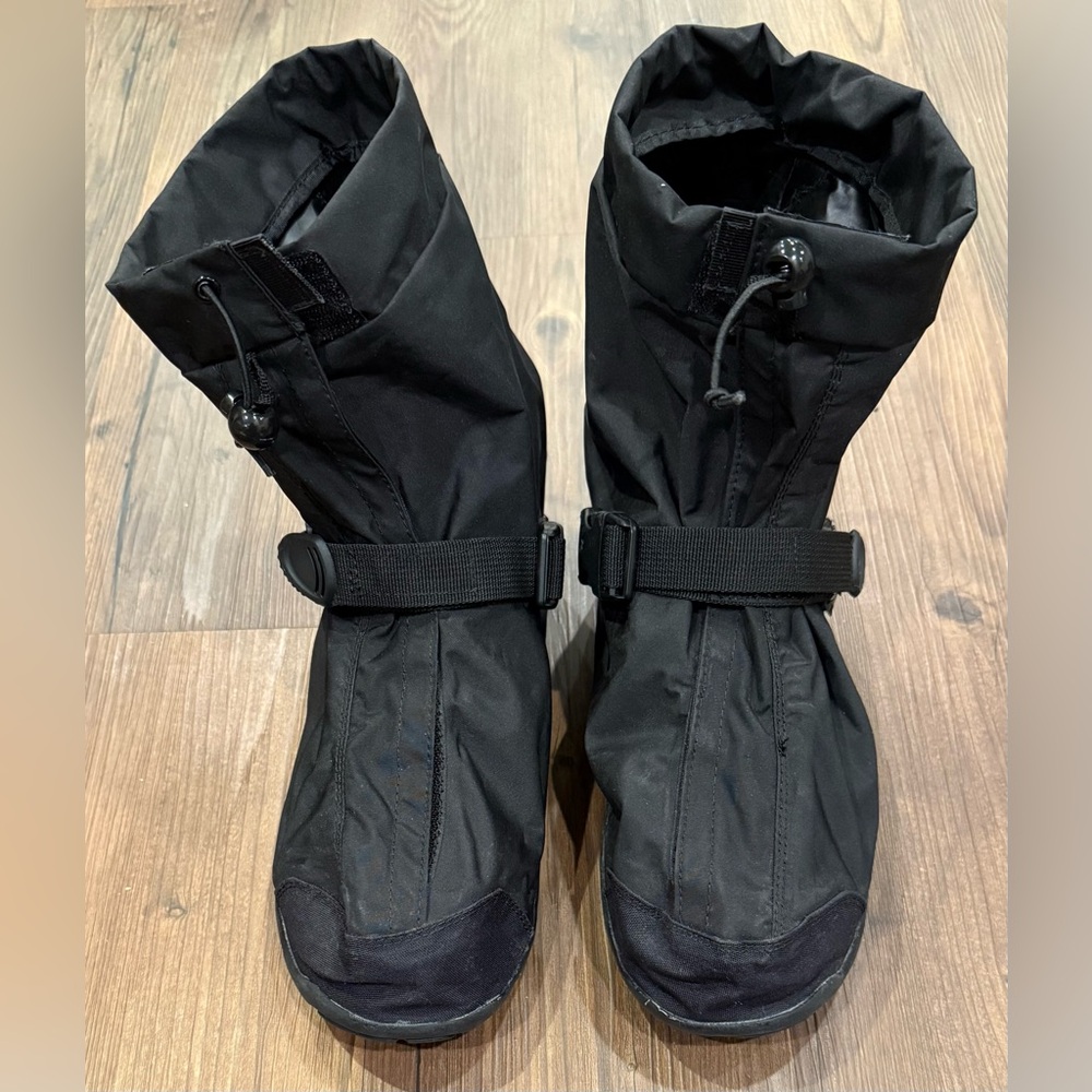 Neos overshoe R
Size L